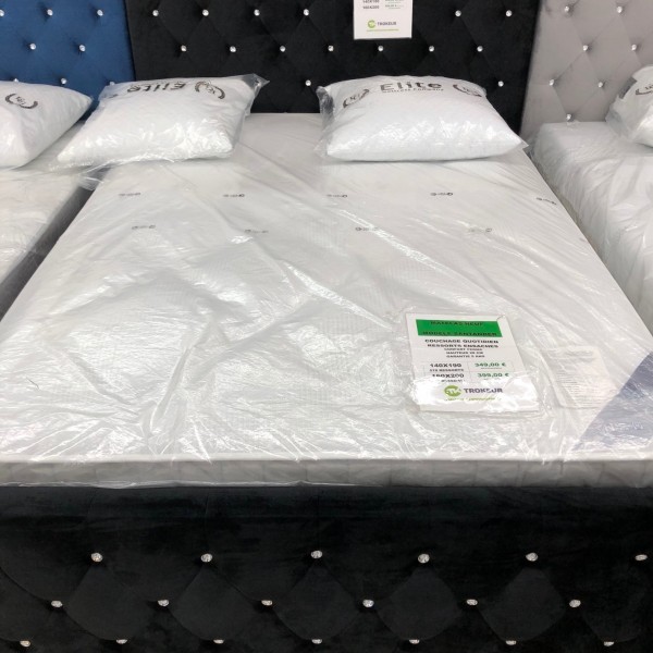 Lit PRESTIGE AVEC SOMMIER Tissu Décor diamant 140x190 349€ TTC emporté 160x200 399€ TTC emporté (Disponibilité immédiate en magasin) VENDU SANS MATELA